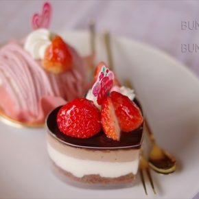 ピンクのケーキ
